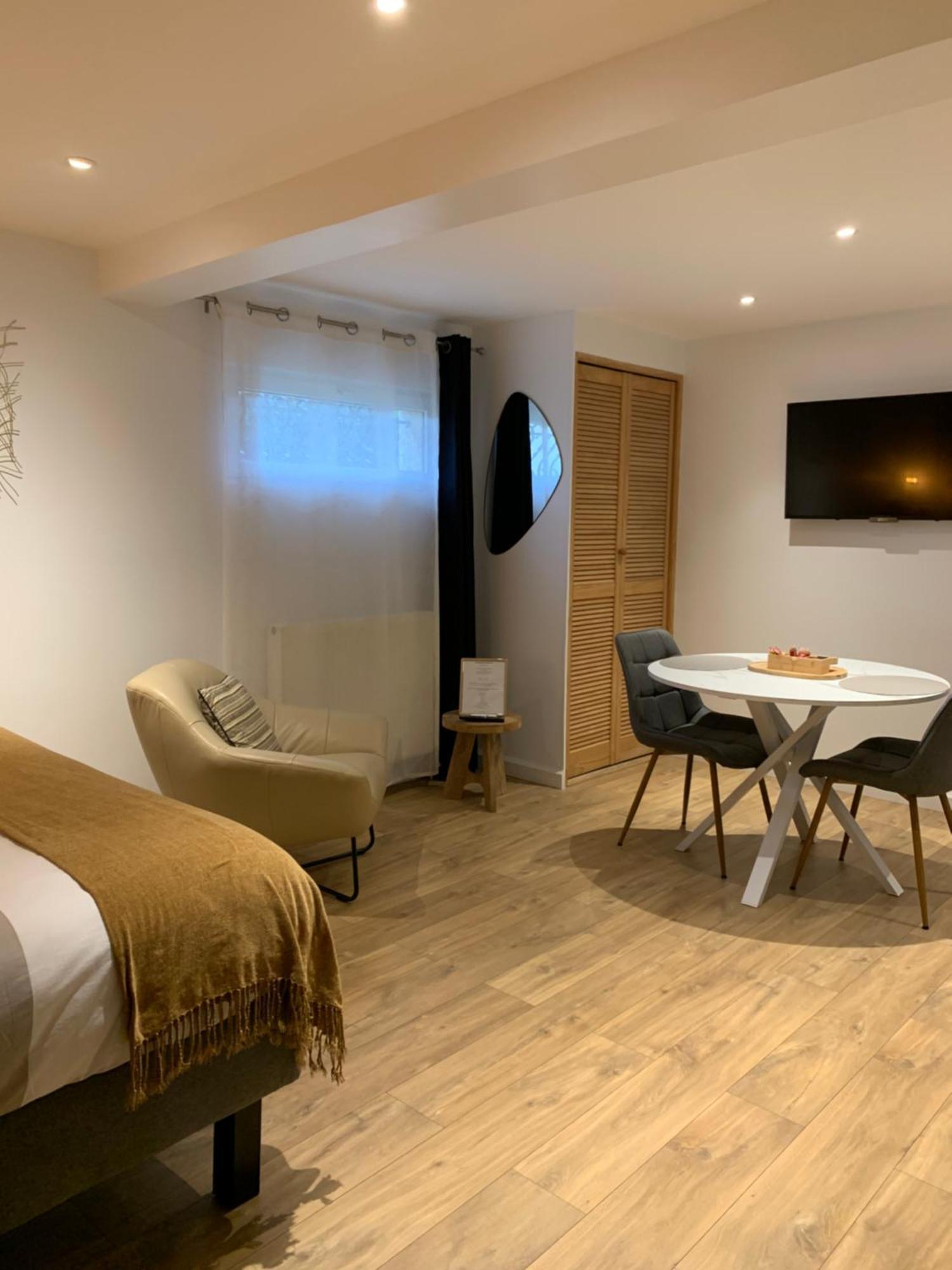 Studio Equipe Le Chasseland Chassieu Ngoại thất bức ảnh