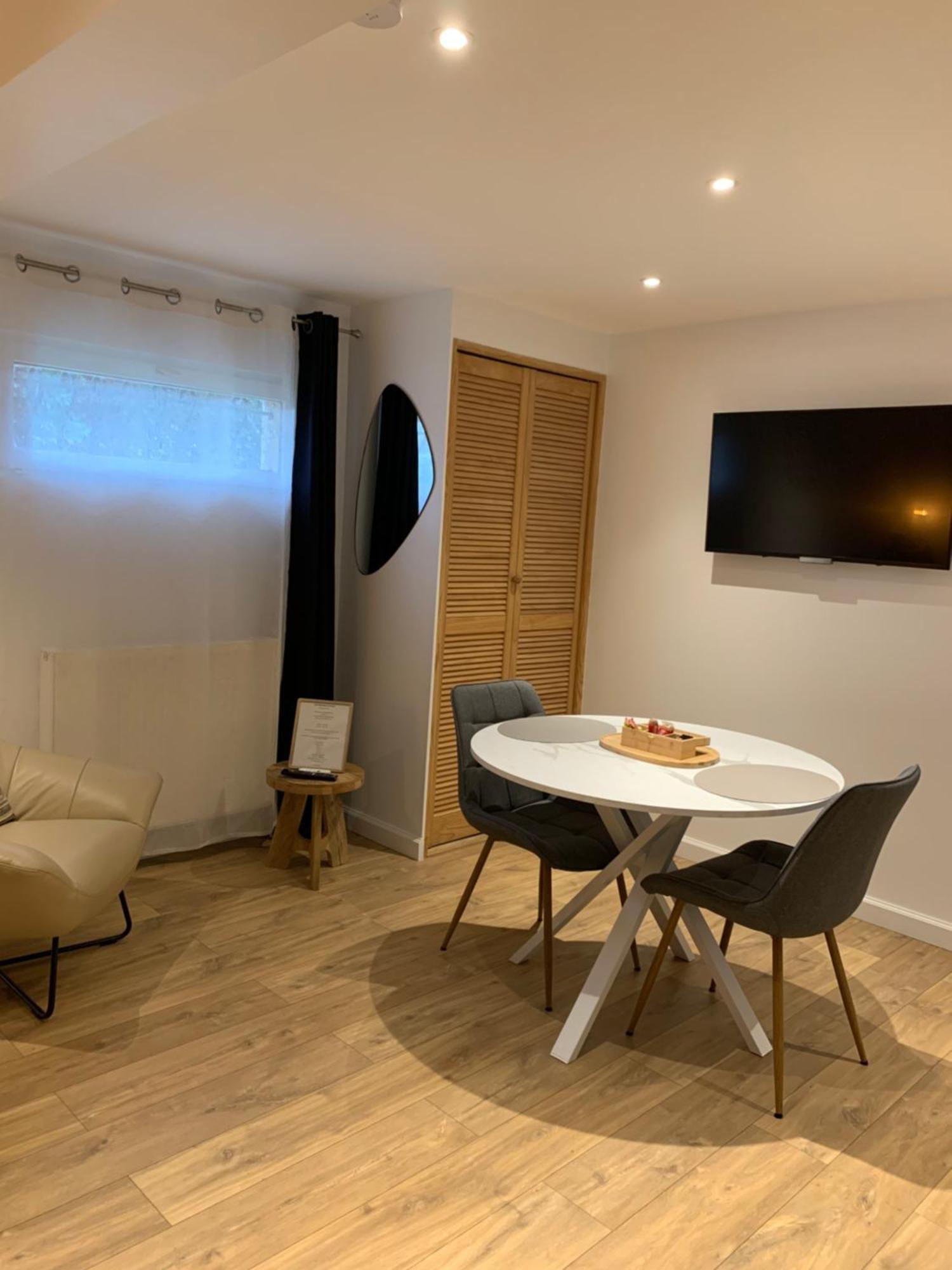 Studio Equipe Le Chasseland Chassieu Ngoại thất bức ảnh
