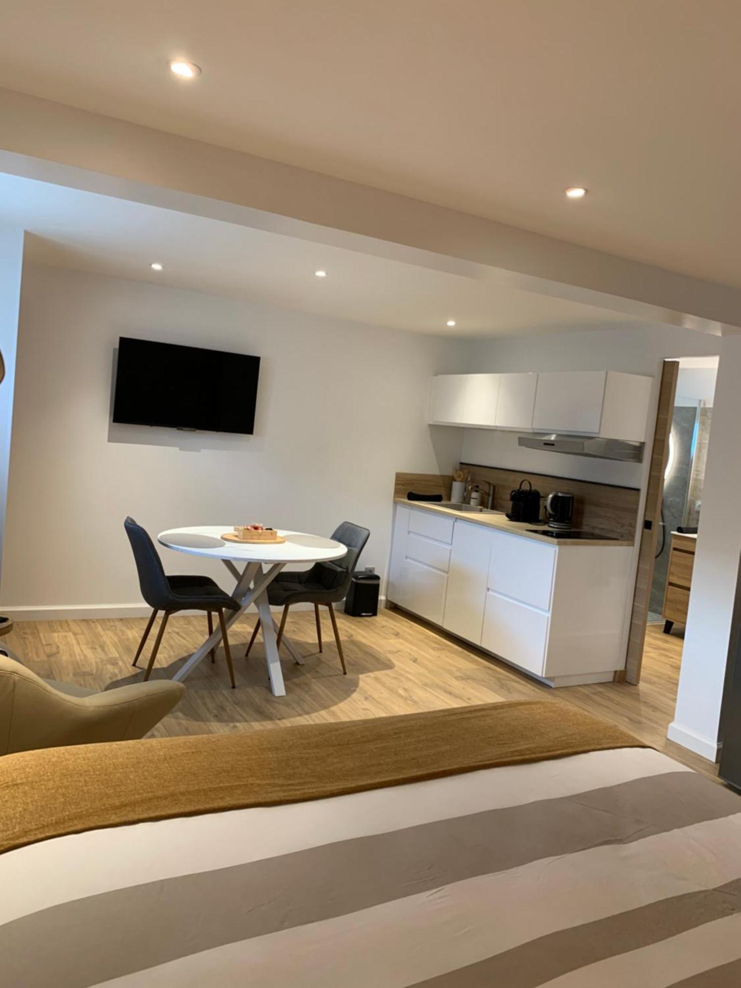 Studio Equipe Le Chasseland Chassieu Ngoại thất bức ảnh